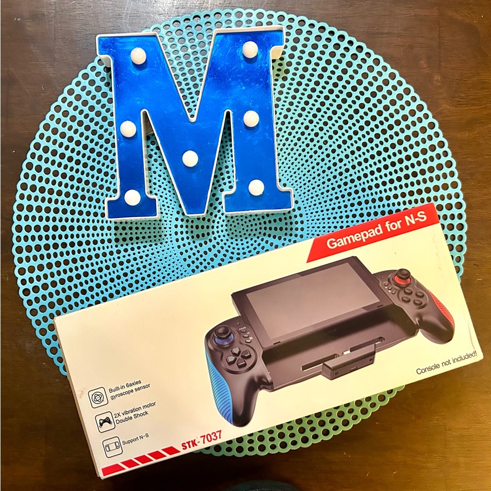 Handheld Controller for the Nintendo Switch, STK 7037, controller only,